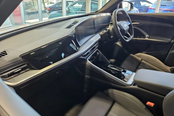 2026 MY25 Audi Q5 GU e-hybrid 270kW SUV Image 12