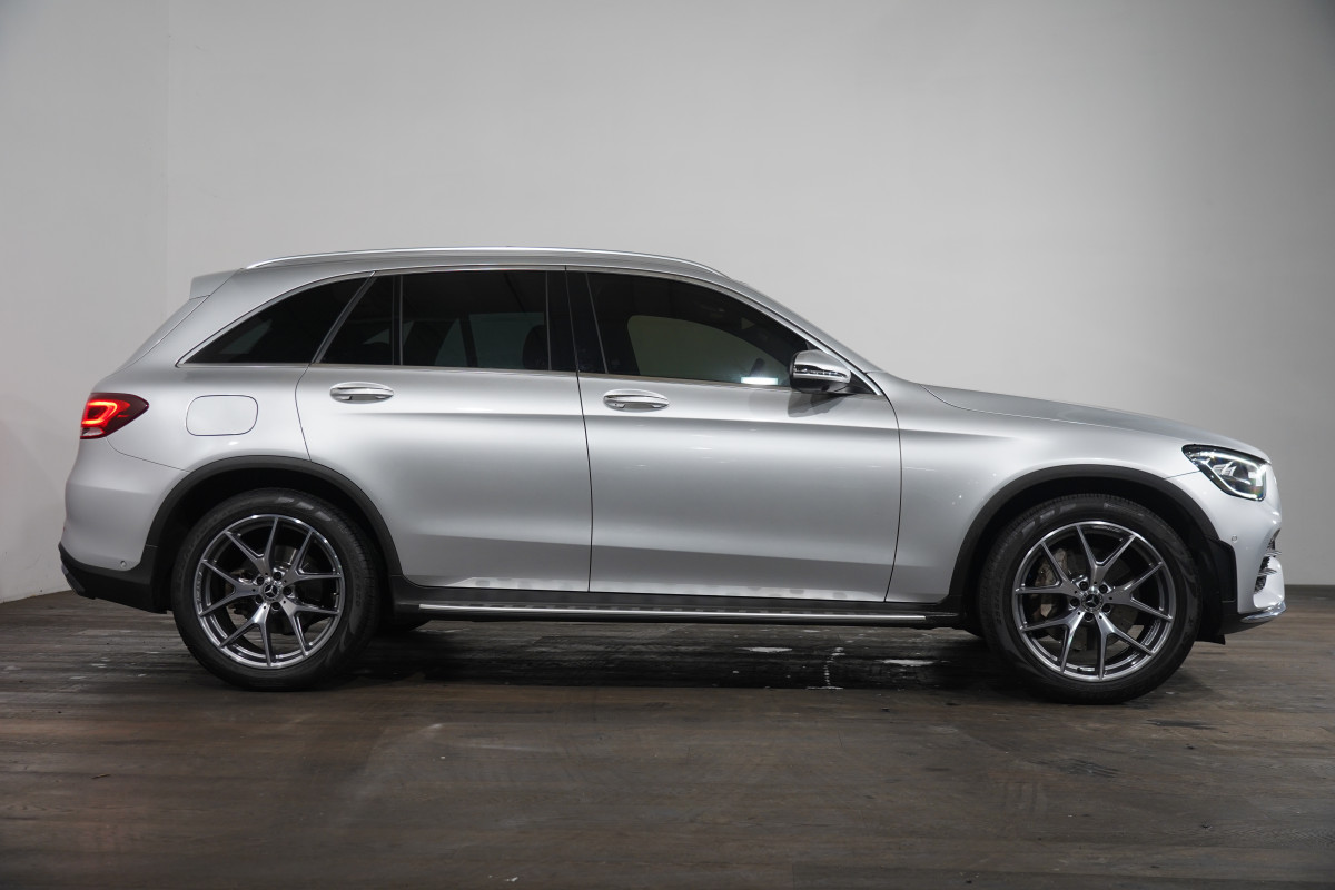2020 Mercedes-Benz Glc 200 SUV Image 4