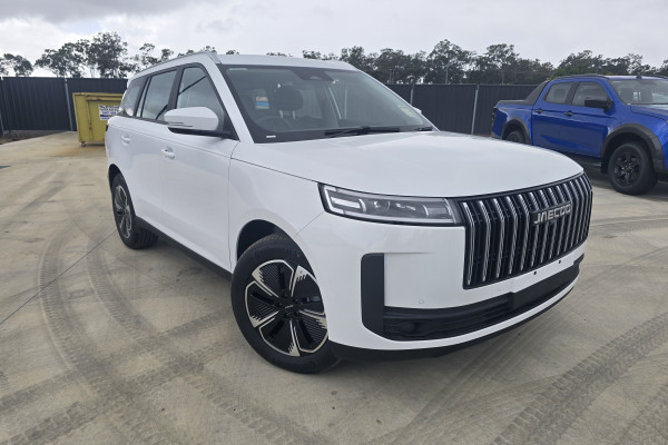 2026 Jaecoo J5  Summit SUV Image 1