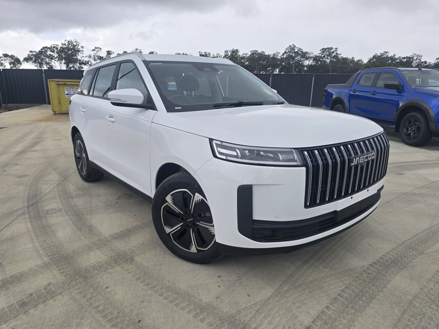 2026 Jaecoo J5  Summit SUV Image 1