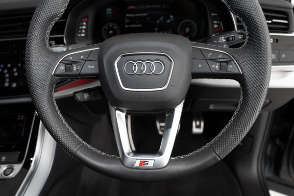 2025 Audi Q7 4M 50 TDI S line SUV image 11