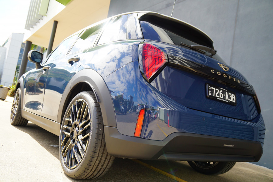 2024 MINI Cooper F65 C Favoured SUV Image 20