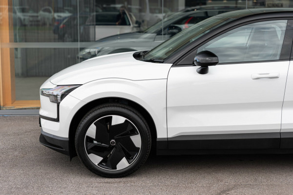 2026 MY27 Volvo EX30  Plus P5 Long Range SUV Image 10