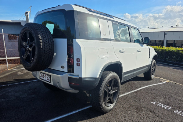 2020 MY21 Land Rover Defender L663 110 D300 SE SUV Image 12