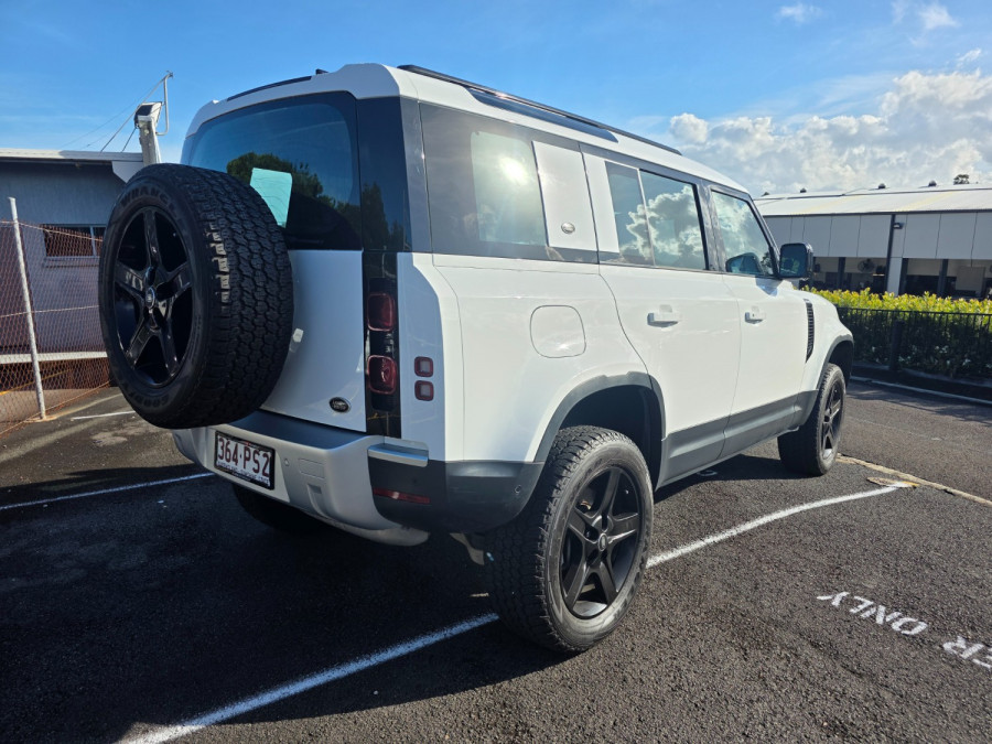 2020 MY21 Land Rover Defender L663 110 D300 SE SUV Image 12
