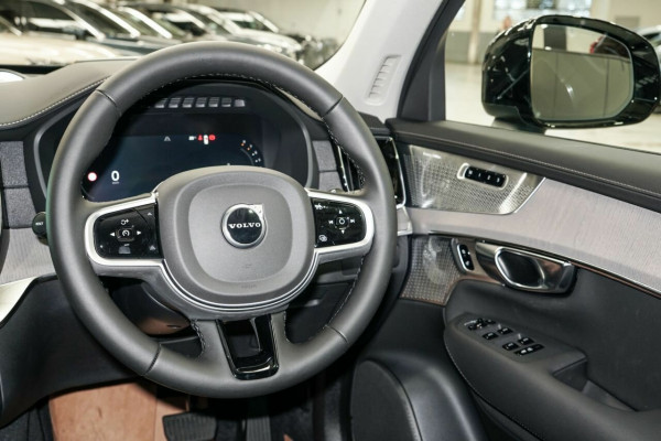 2026 Volvo XC90 L Series Ultra B5 Dark SUV Image 6