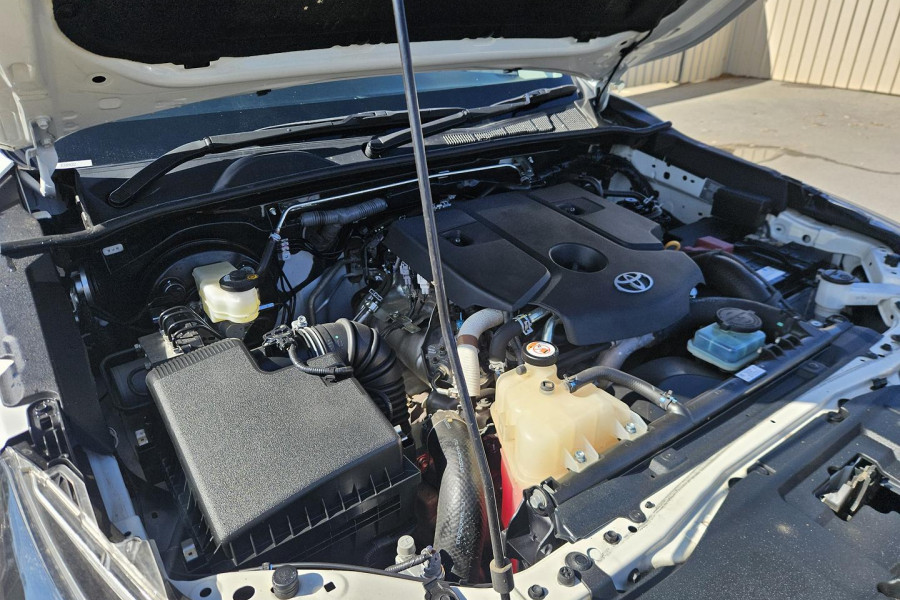 2022 Toyota HiLux GUN126R SR Double-Cab Pick-Up Image 12