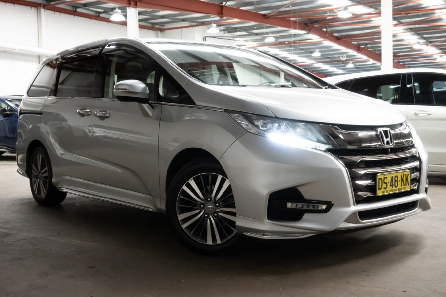 2018 Honda Odyssey 5th Gen VTi-L SUV Image 1