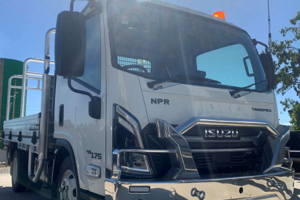2025 Isuzu  NPR 45/65-175 MT D28 TRADE TRADEPACK Tray Image 3