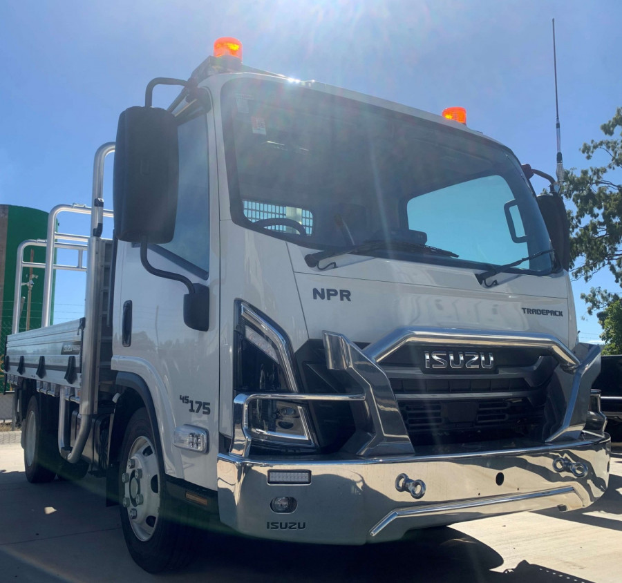 2025 Isuzu  NPR 45/65-175 MT D28 TRADE TRADEPACK Tray Image 3