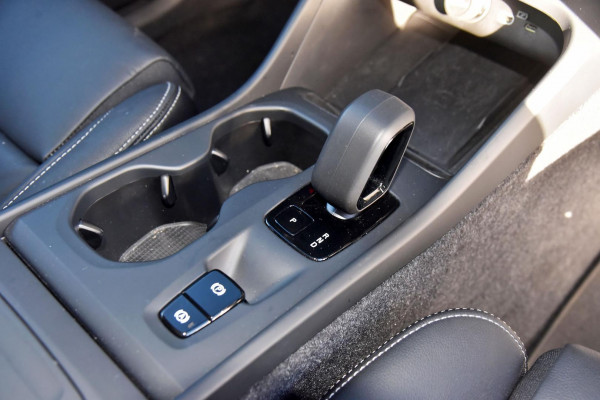 2024 MY25 Volvo XC40 XZ Plus B4 SUV Image 15