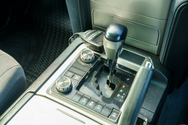 2016 Toyota LandCruiser VDJ200R GXL SUV Image 11