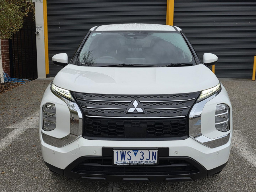 2023 Mitsubishi Outlander ZM ES SUV Image 2