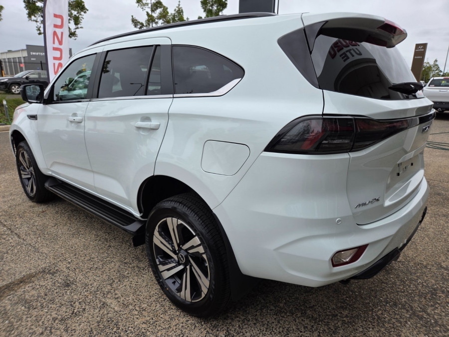 2026 Isuzu MU-X RJ LS-T SUV Image 5