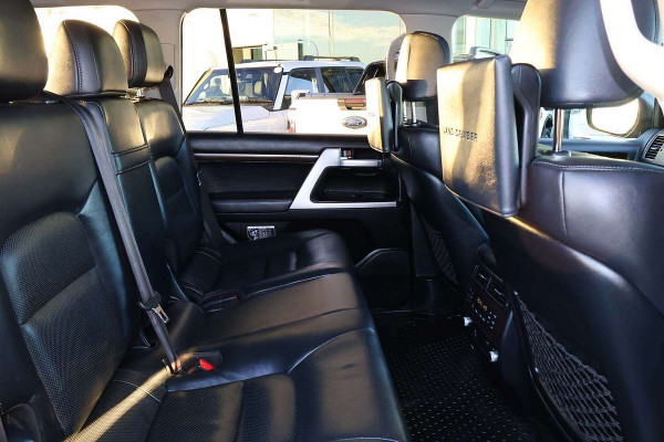 2018 Toyota LandCruiser VDJ200R Sahara SUV Image 10