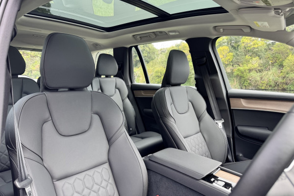 2025 Volvo XC90 L Series B5 AWD Plus SUV Image 3