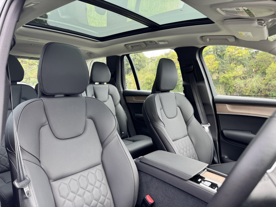 2025 Volvo XC90 L Series B5 AWD Plus SUV Image 3