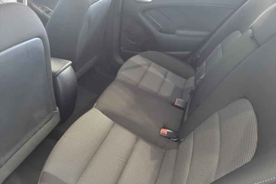 2018 Kia Cerato YD S Hatch Image 6