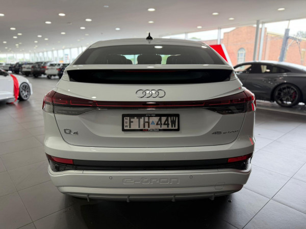 2025 Audi Q4 e-tron F4 45 SUV image 6
