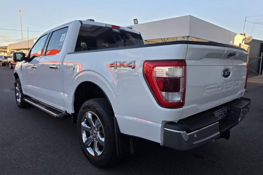 2023 Ford F-150 No Series Lariat Dual Cab Image 7