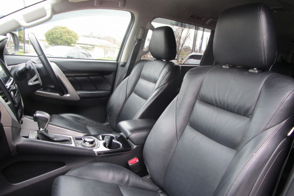 2019 Mitsubishi Pajero Sport QE Black Edition SUV Image 15
