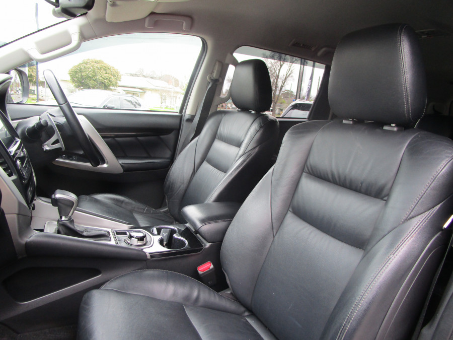 2019 Mitsubishi Pajero Sport QE Black Edition SUV Image 15