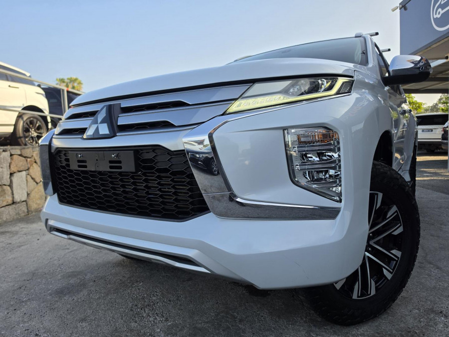 2020 Mitsubishi Pajero Sport QE GLS SUV Image 2