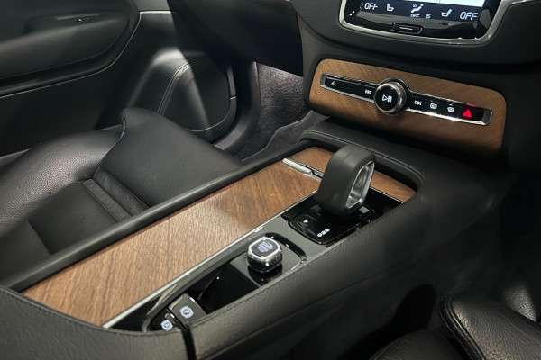 2021 MY22 Volvo XC90 L Series B5 Momentum SUV Image 15