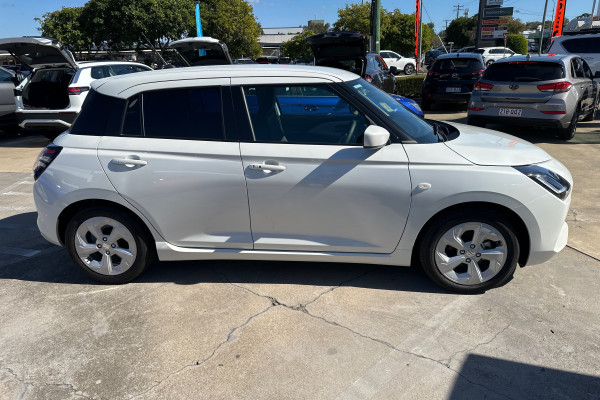 2025 Suzuki Swift Hybrid UZ Hybrid Plus Hatch Image 2