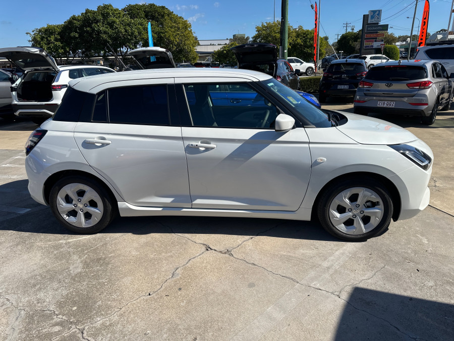 2025 Suzuki Swift Hybrid UZ Hybrid Plus Hatch Image 2