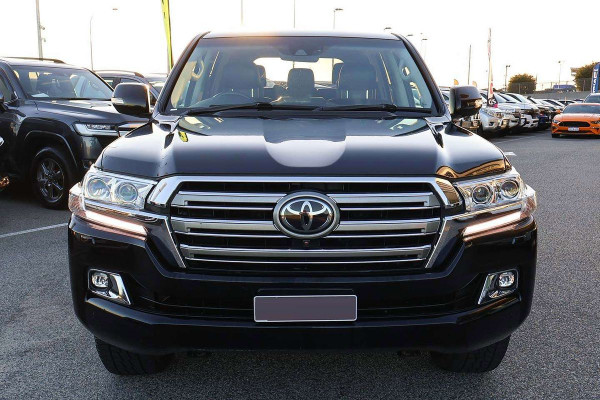 2018 Toyota LandCruiser VDJ200R Sahara SUV Image 4