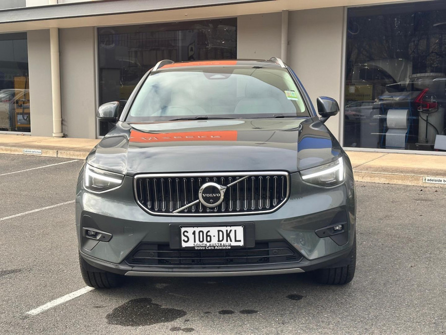 2026 Volvo XC40 XZ Ultra B4 Bright SUV Image 2