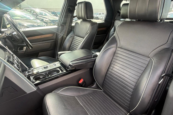 2018 Land Rover Discovery Series 5 HSE Luxury SUV Image 13