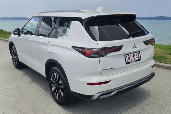 2025 Mitsubishi Outlander ZM LS SUV Image 5