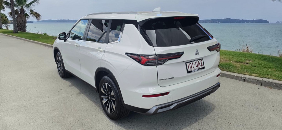 2025 Mitsubishi Outlander ZM LS SUV Image 5