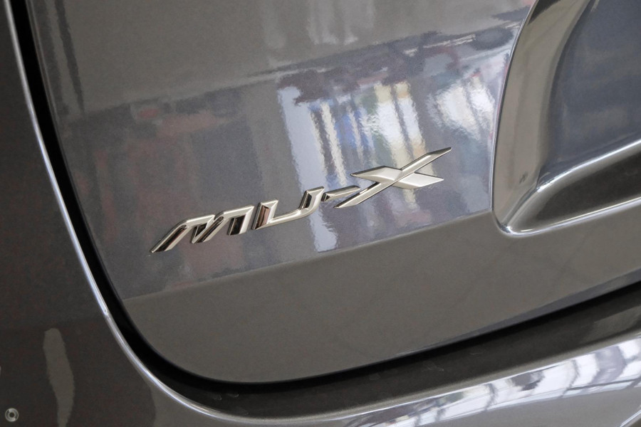 2025 Isuzu MU-X RJ LS-U SUV Image 11
