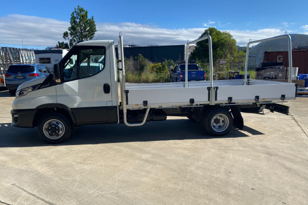 2021 Iveco Daily 45C18 Cab chassis Image 4