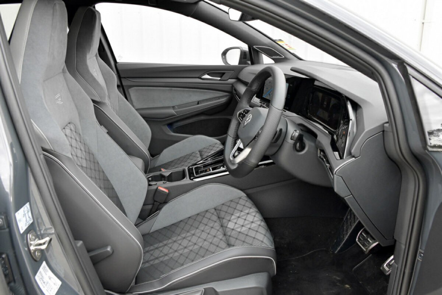 2024 Volkswagen Golf 8 110TSI R-Line Hatch Image 6