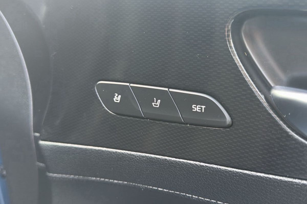 2022 Kia Cerato BD GT Hatch Image 21