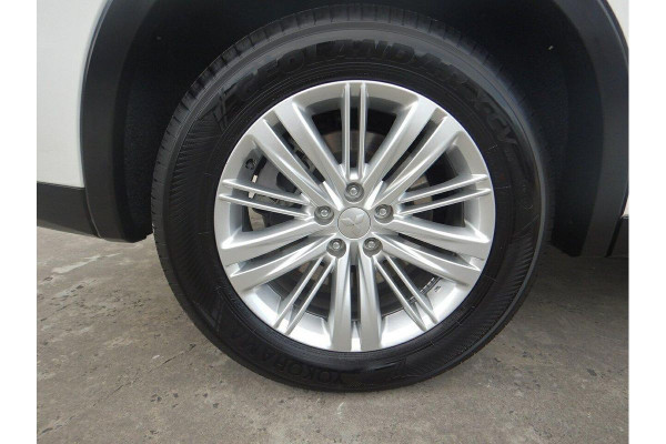 2024 Mitsubishi Outlander ZM ES SUV Image 9