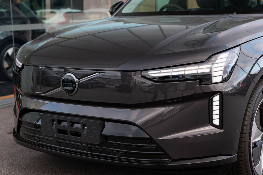 2025 Volvo EX90 No Series Plus Twin Motor SUV Image 11