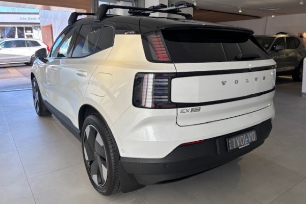 2024 MY25 Volvo EX30  Single Motor Extended Range Ultra SUV Image 2