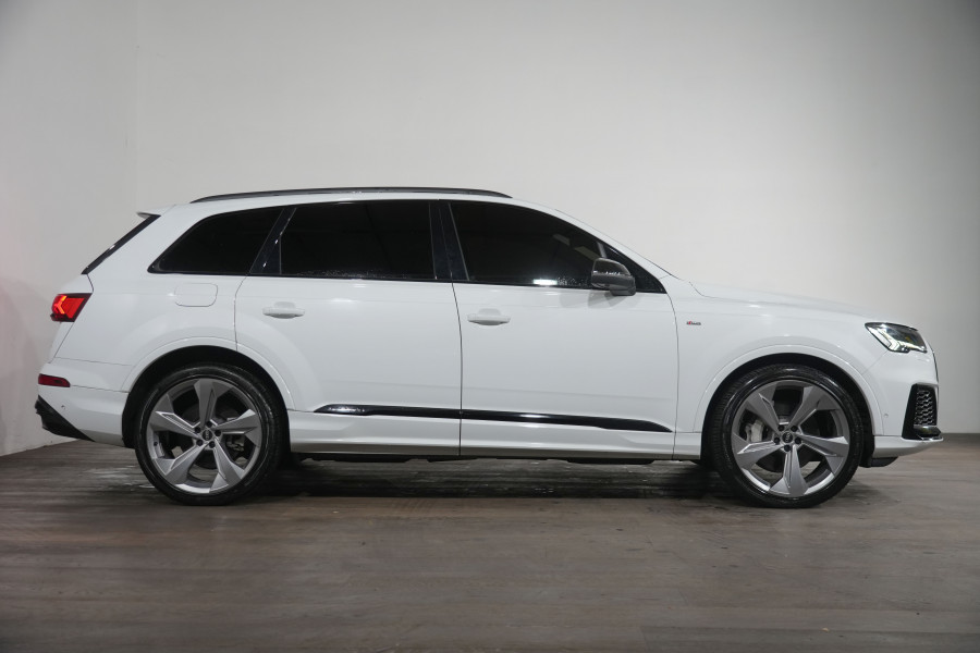 2021 Audi Q7 4M 55 TFSI S line SUV Image 4
