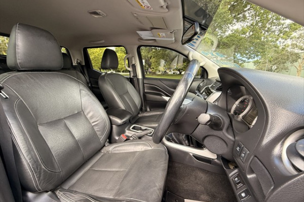 2017 Nissan Navara D23 Series 2 ST-X Black Edition Ute Image 10