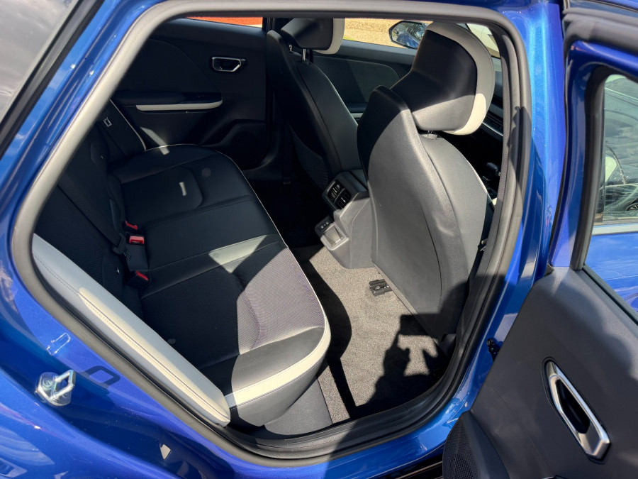 2025 Kia K4 CL4m GT-Line Sedan Image 17