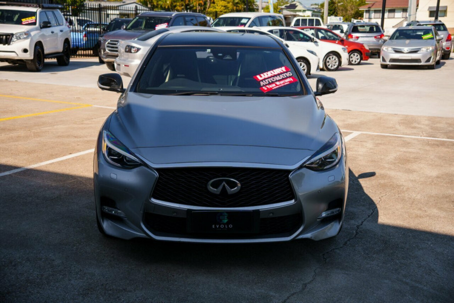 2017 Infiniti Q30 H15 Sport Premium D-CT Wagon Image 5