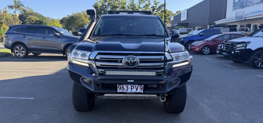 2019 Toyota LandCruiser VDJ200R Sahara SUV Image 4