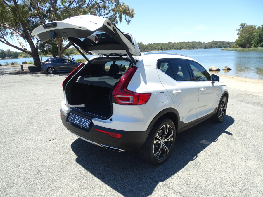 2018 MY19 Volvo XC40 XZ T4 Inscription SUV Image 8
