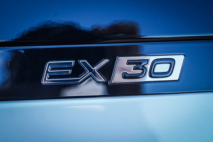 2023 MY24 Volvo EX30  Single Motor Extended Range Ultra SUV Image 9