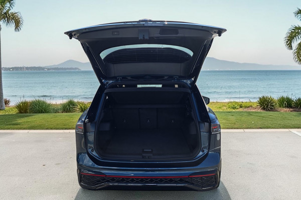 2026 Volkswagen Tiguan CT 195TSI R-Line SUV Image 8